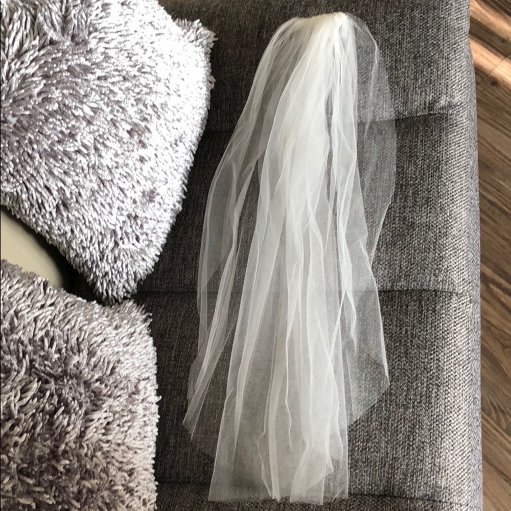 Ivory color veil/blusher